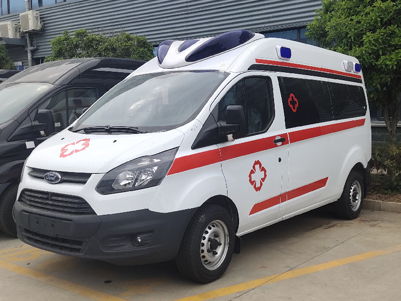 福特新全順V362異形頂救護(hù)車