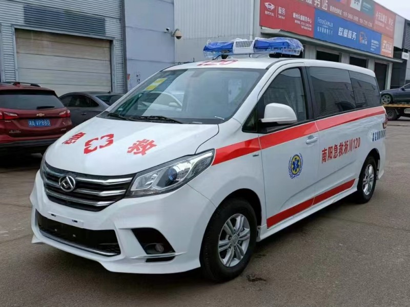 大通G10自動(dòng)擋救護(hù)車