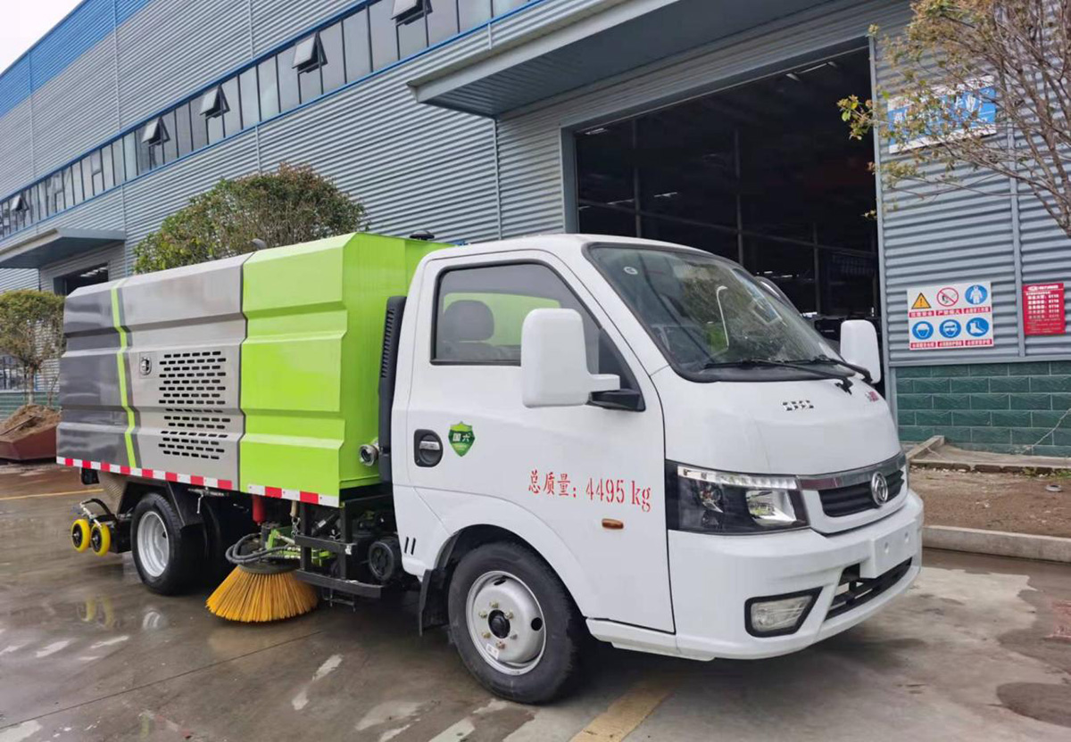 國六東風途逸洗掃車（藍牌，1.8方塵1.5方水）